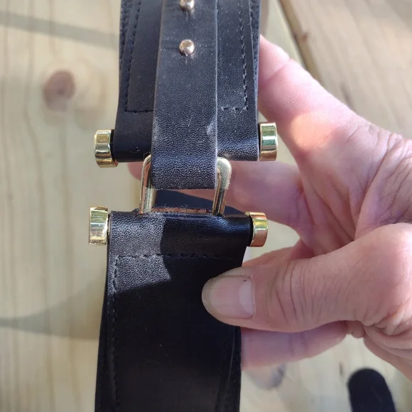 Medium black and gold belt from the Limited leather, waist cinch, mint condition - Picture 2 of 8
